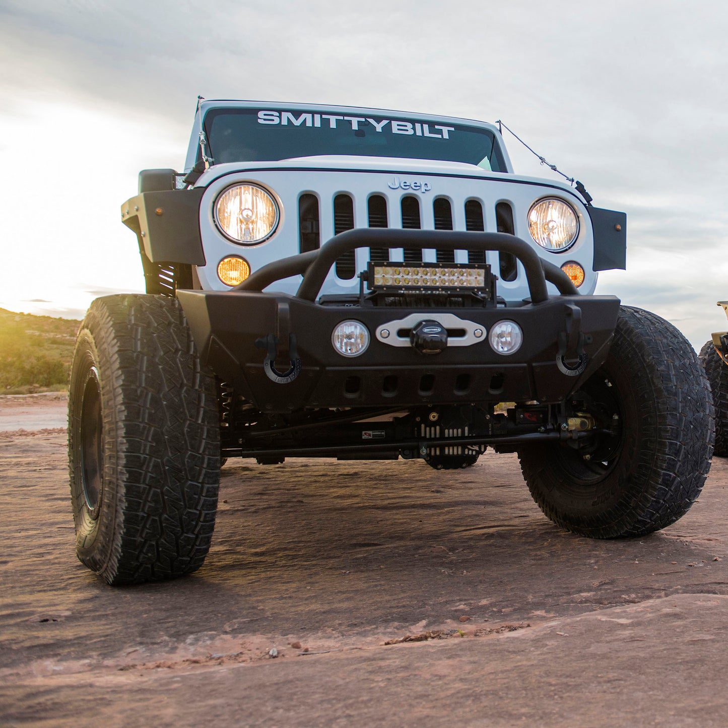 Smittybilt 3/4" Dリングシャックル(アイソレーター付/4.5トン対応/ブラック)