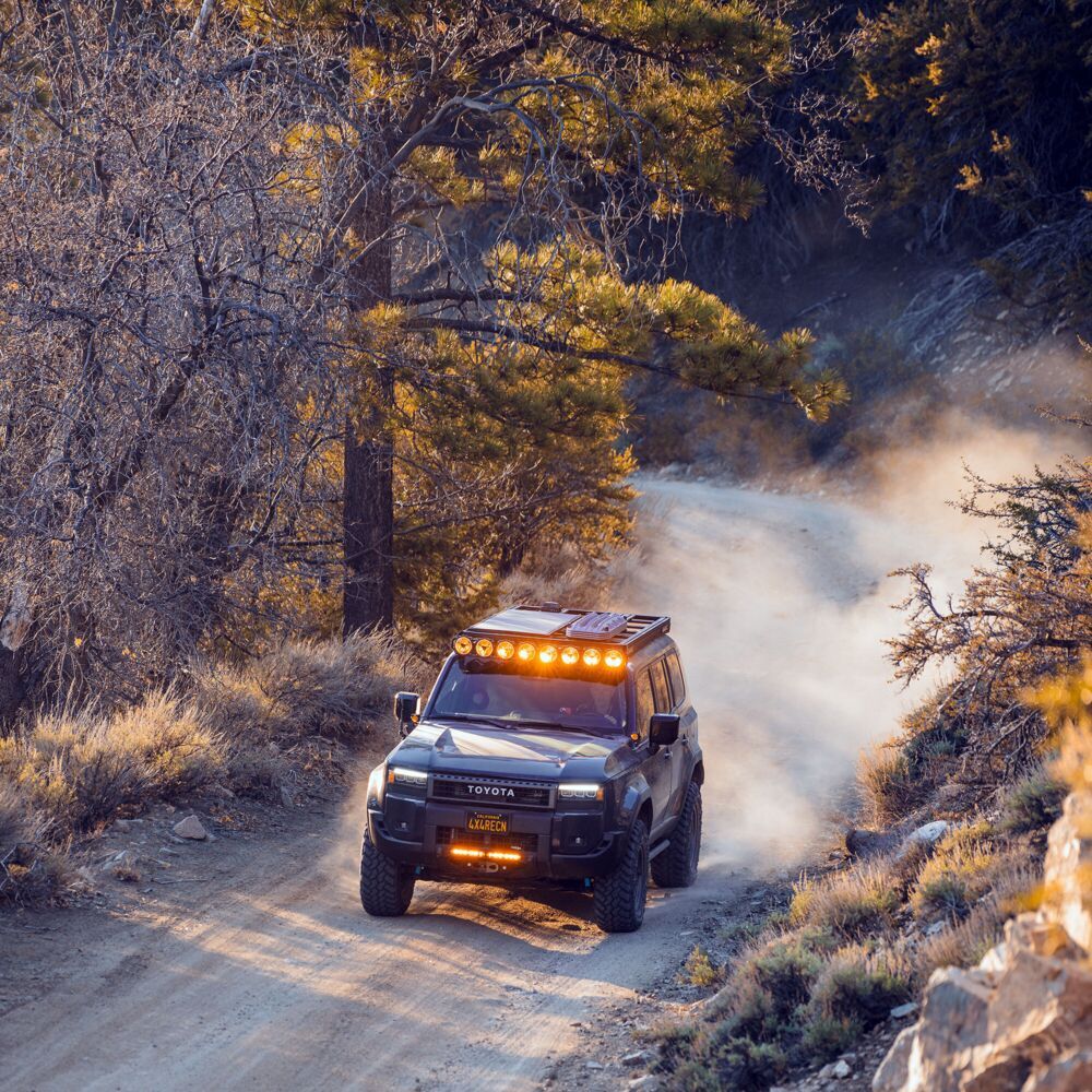 KC HiLiTES Platform One ルーフラック + 360°ライティングシステム (ランクル250)