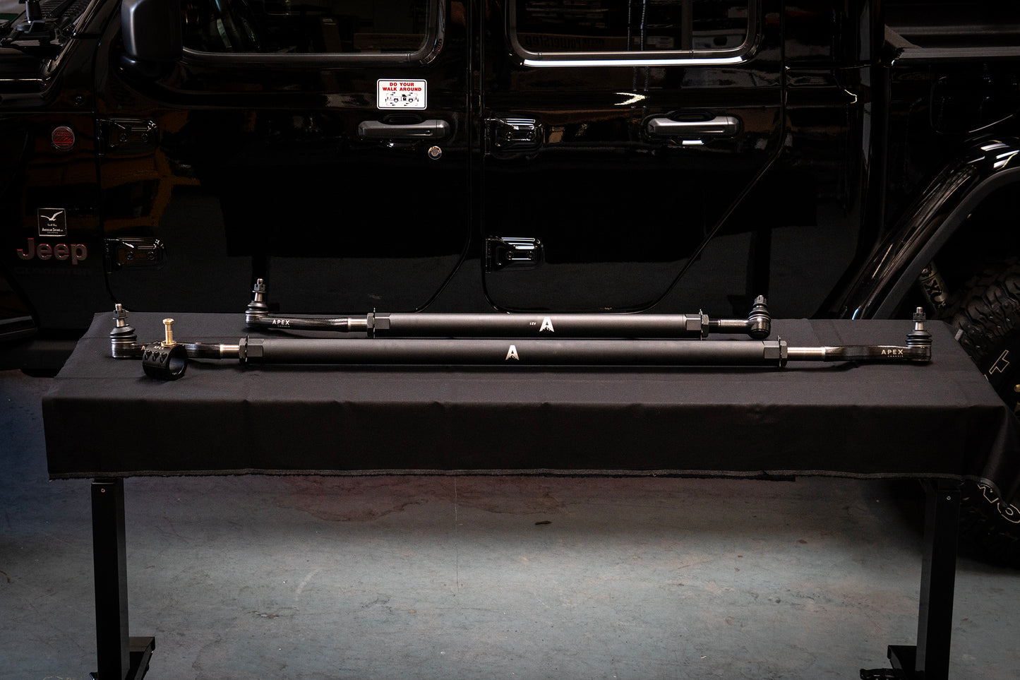 Apex Chassis ステアリングキット フリップ位置(ブラックアルミニウム)(JL/JT)