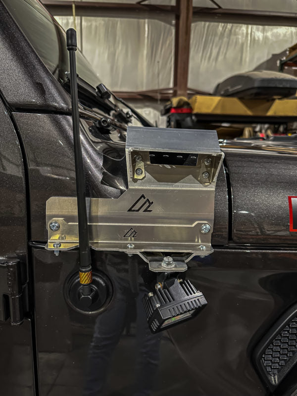 アメリカン アドベンチャーラボ Aピラー ライト&アンテナ ブラケット (JL/JT共通) アメリカンインテイク アメリカンインテーク