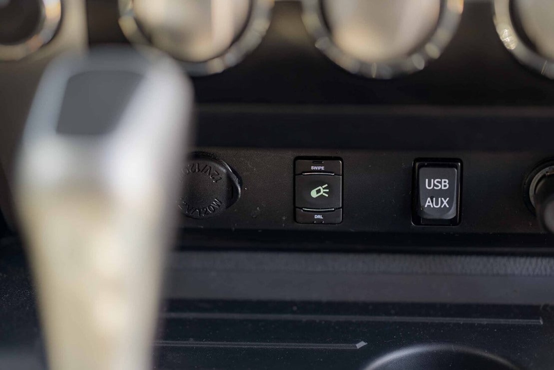 NSV フード マウント LED ライトバー システム (2nd タンドラ)