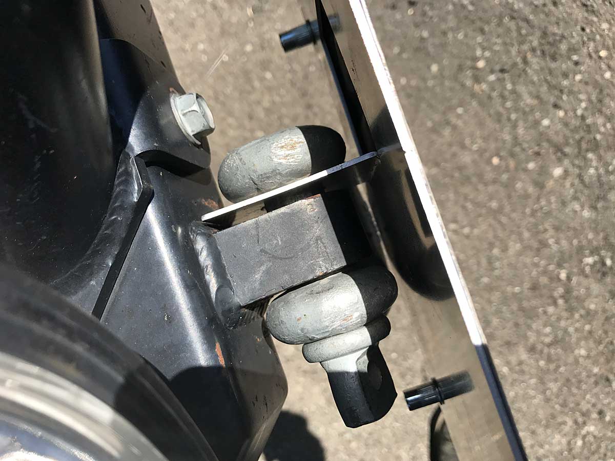 GenRight Off Road ジェンライトオフロード ユニバーサルフロントライセンスプレート (JL/JT/JK/Tundra)