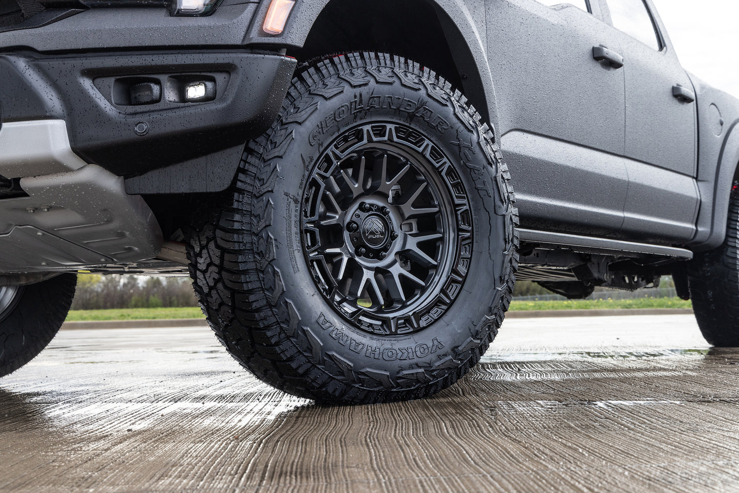 Fuel Off Road フューエルオフロード ホイール FC890 RAIL | GLOSS GUNMETAL W/ G-BLK LIP