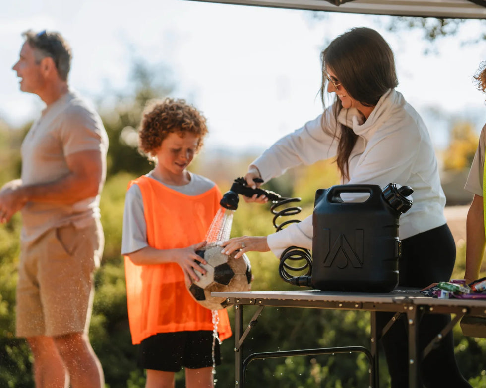 WaterPort GoSpout ポータブル アウトドアシャワータンク 2Gal (7.57L)