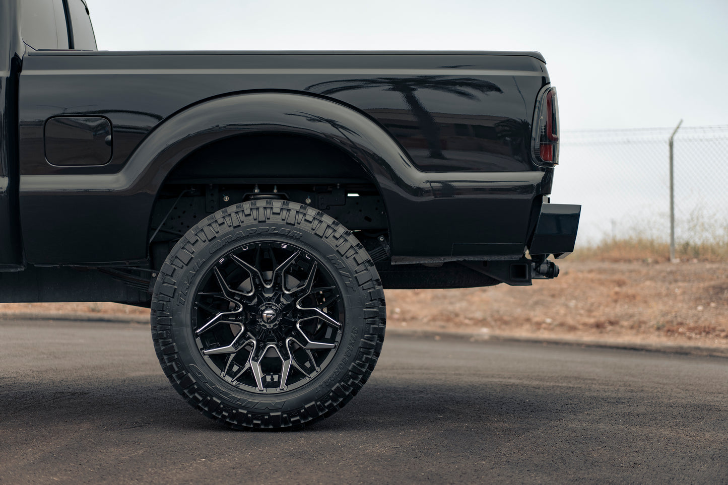 Fuel Off Road フューエルオフロード ホイール D769 TWITCH | GLOSSY BLACK MILLED