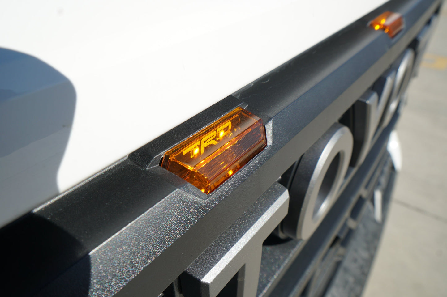 US TOYOTA 純正 TRD Pro フロント3連マーカーランプ 新型タンドラ アメリカンインテイク アメリカンインテーク