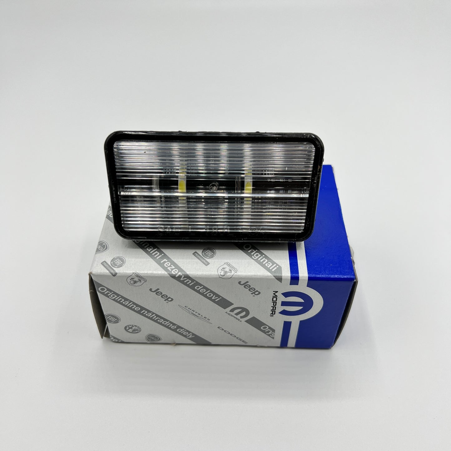 MOPAR Jeep純正 リア ライセンスプレートライト 北米仕様バンパー用 (JLラングラー)