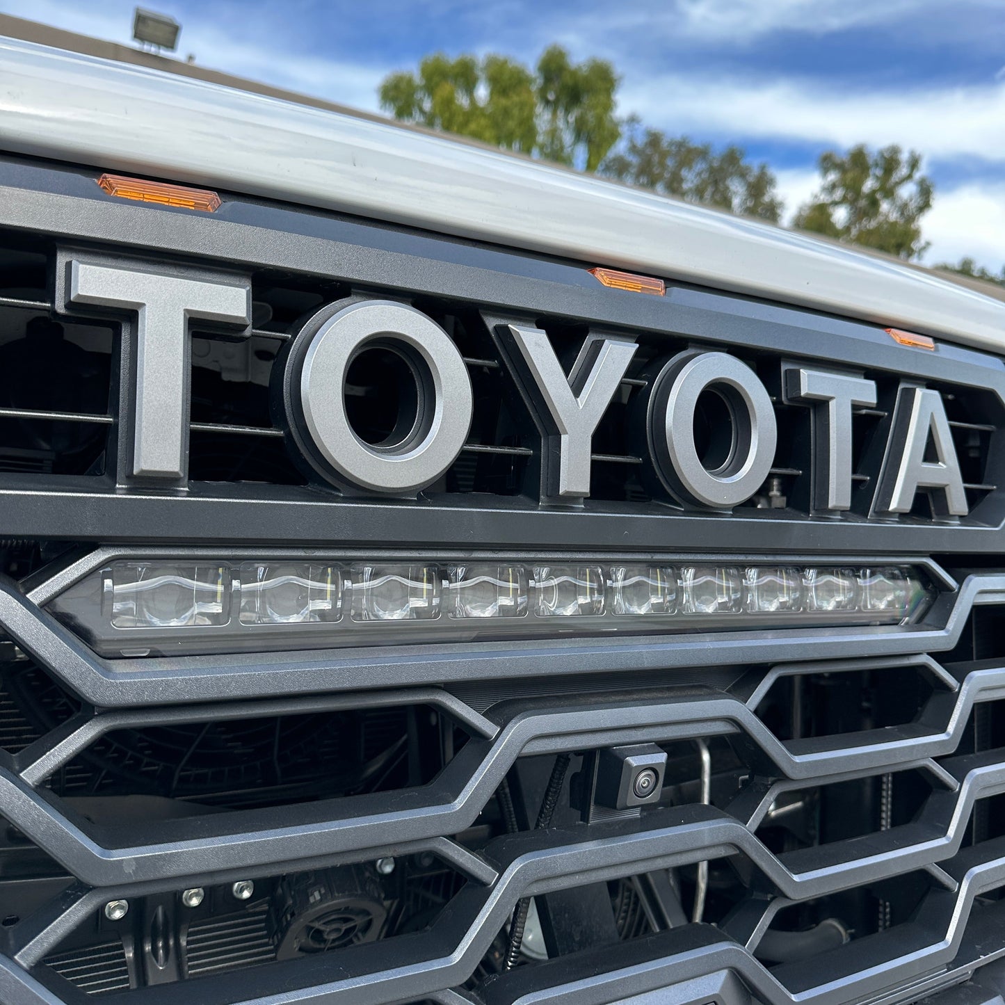 US TOYOTA 純正 TRD Pro フロントLEDライトバー 新型タンドラ アメリカンインテイク アメリカンインテーク