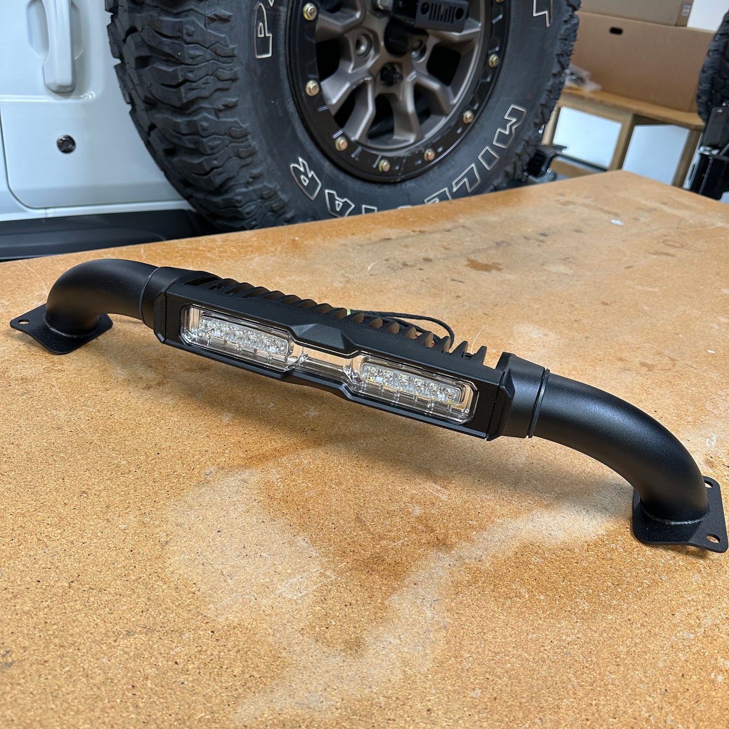 MOPAR 純正 インテグレーテッドLED グリルガード (JL/JT共通)