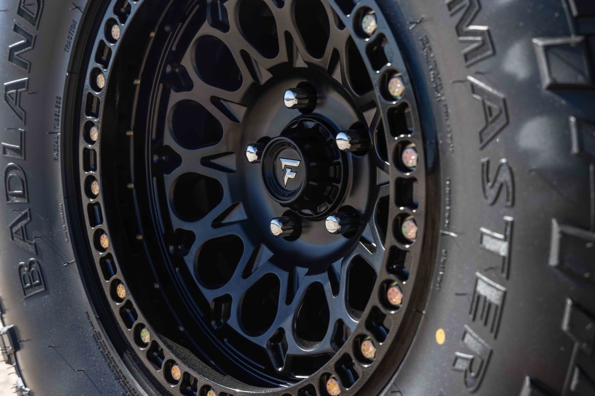 Fittipaldi Off Road FB153B BEADLOCK | SATIN BLACK WITH GLOSS BLACK FORGED RING