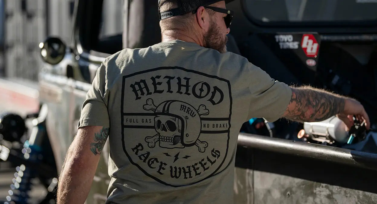 Method Race Wheels MRW Crest Tシャツ Light Olive