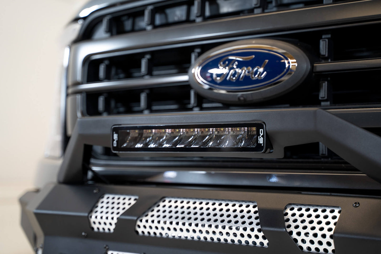 DV8 Offroad 13インチ Eliteシリーズ LED ライトバー (シングルロウ)