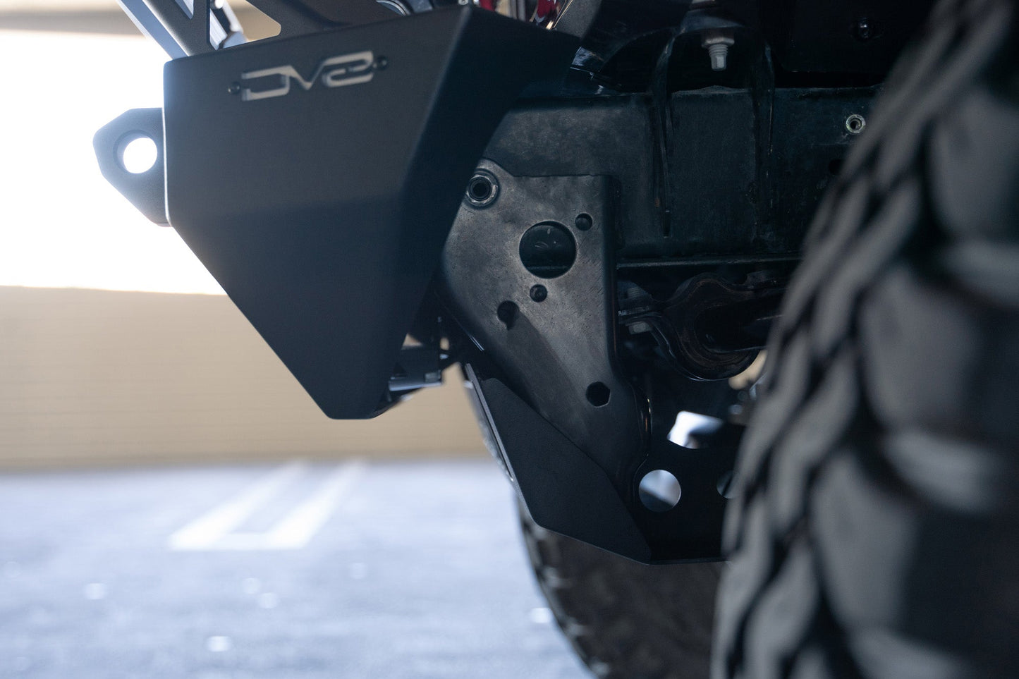 DV8 Offroad スウェイバーディスコネクト スキッドプレート (JL/JT)