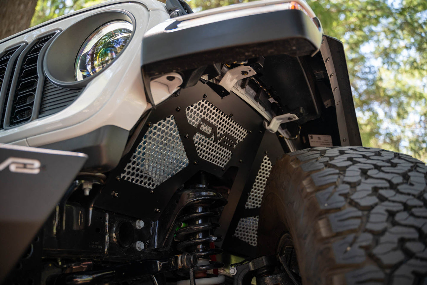 DV8 Offroad フロントインナーフェンダー (JL 2018-2025 / JT 2020-2025)