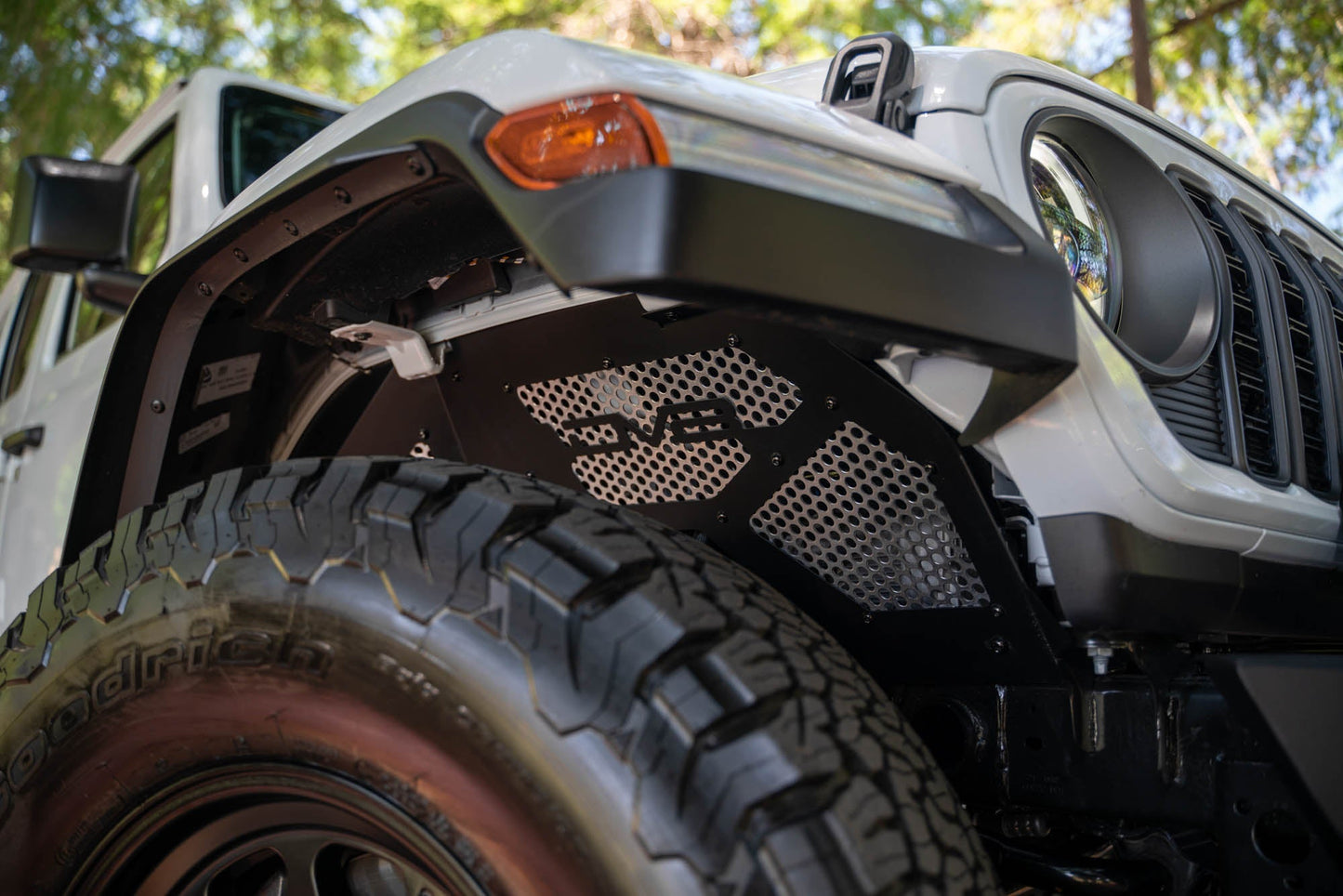 DV8 Offroad フロントインナーフェンダー (JL 2018-2025 / JT 2020-2025)