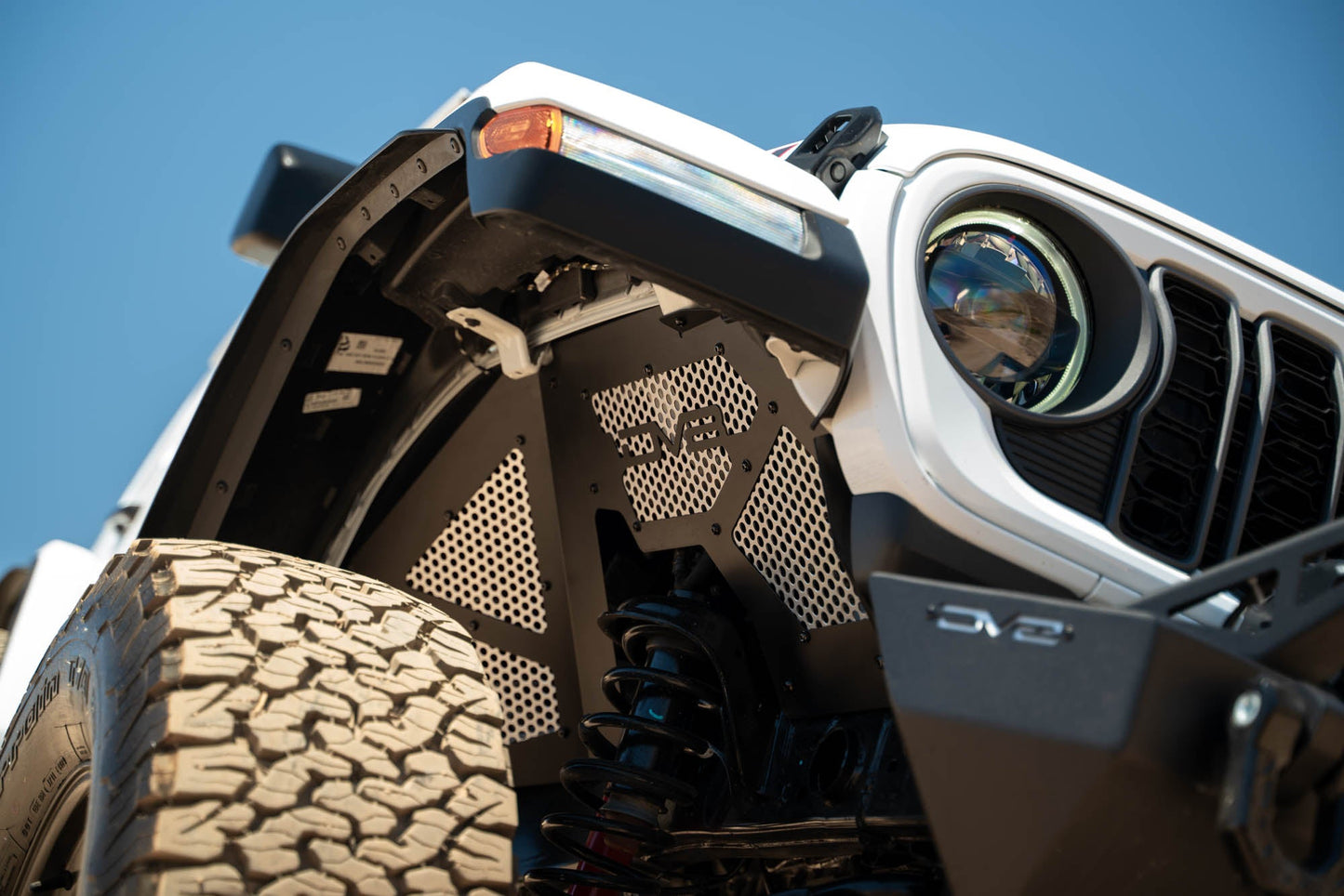 DV8 Offroad フロントインナーフェンダー (JL 2018-2025 / JT 2020-2025)