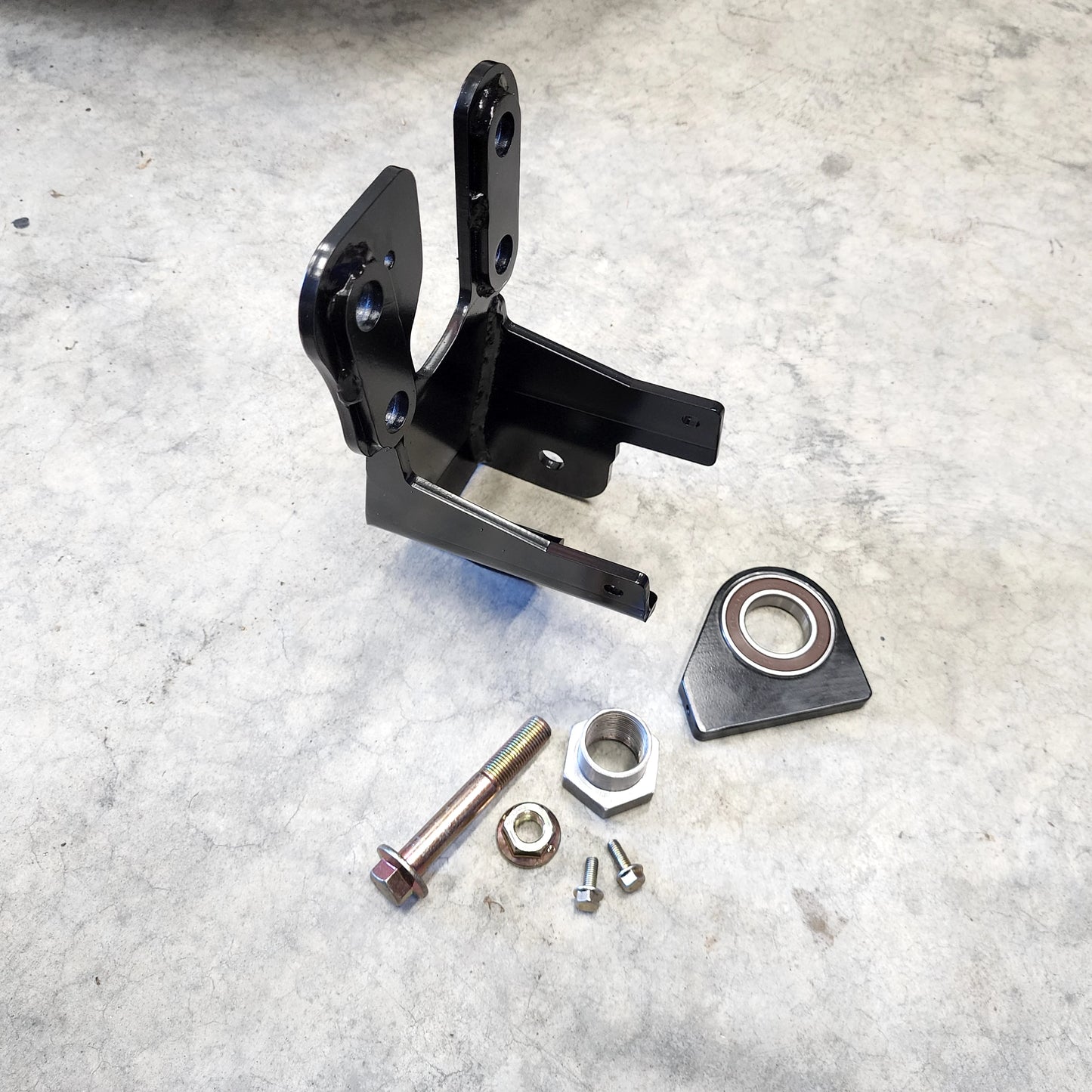 TOUGH TOYS （タフトイズ）＜右ハンドル用＞ JL / JT / JK フロント トラックバー & セクターシャフト ブレース