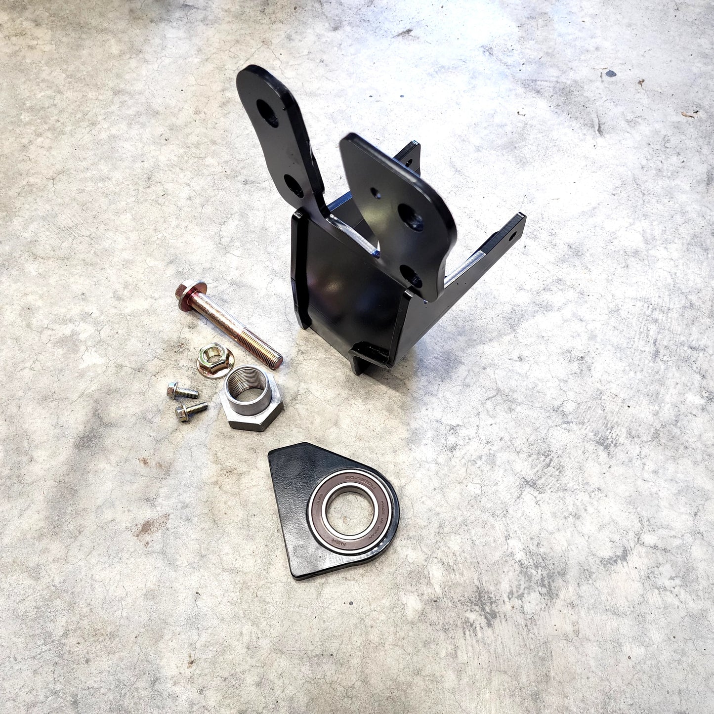 TOUGH TOYS （タフトイズ）＜右ハンドル用＞ JL / JT / JK フロント トラックバー & セクターシャフト ブレース