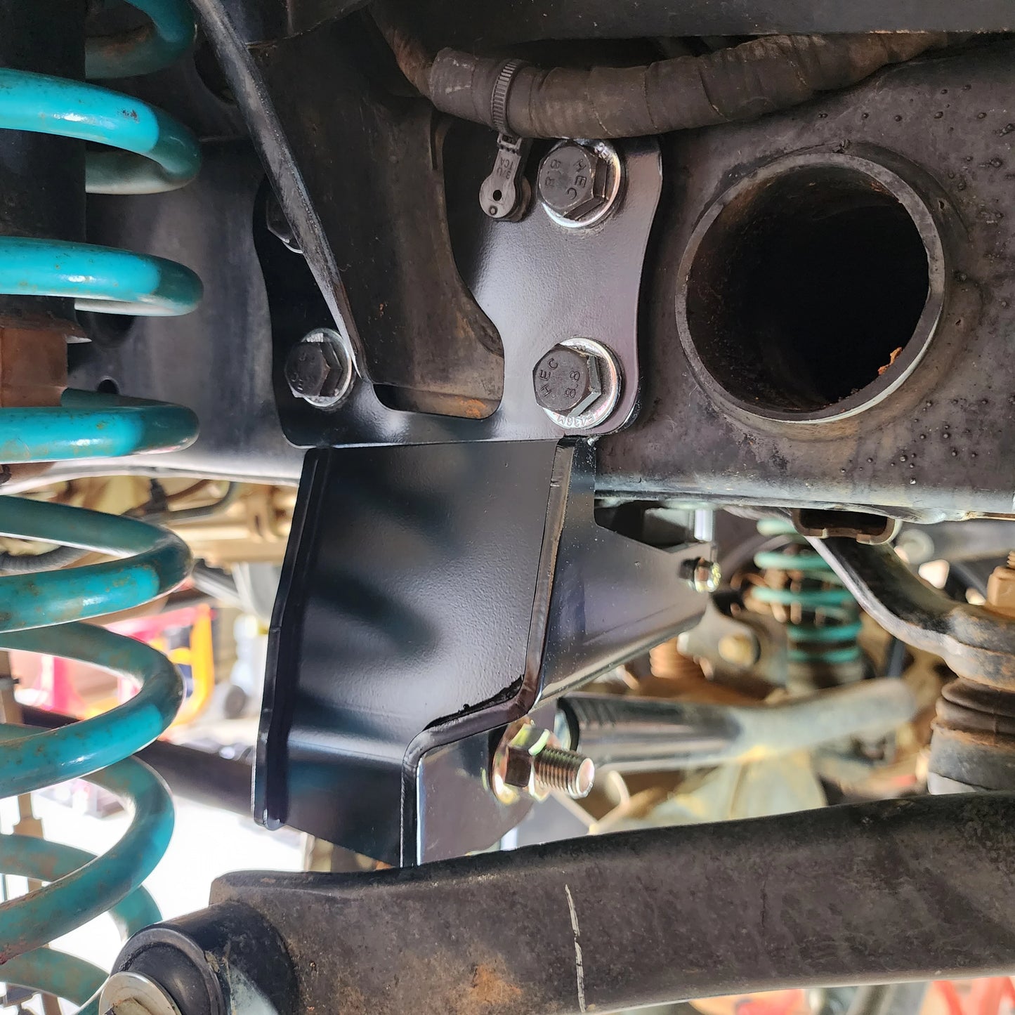 TOUGH TOYS （タフトイズ）＜右ハンドル用＞ JL / JT / JK フロント トラックバー & セクターシャフト ブレース