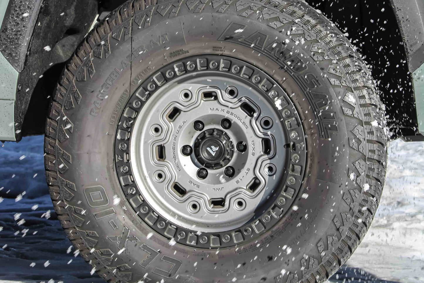 Fittipaldi Off Road FT100AB | SATIN ANTHRACITE WITH SATIN BLACK LIP