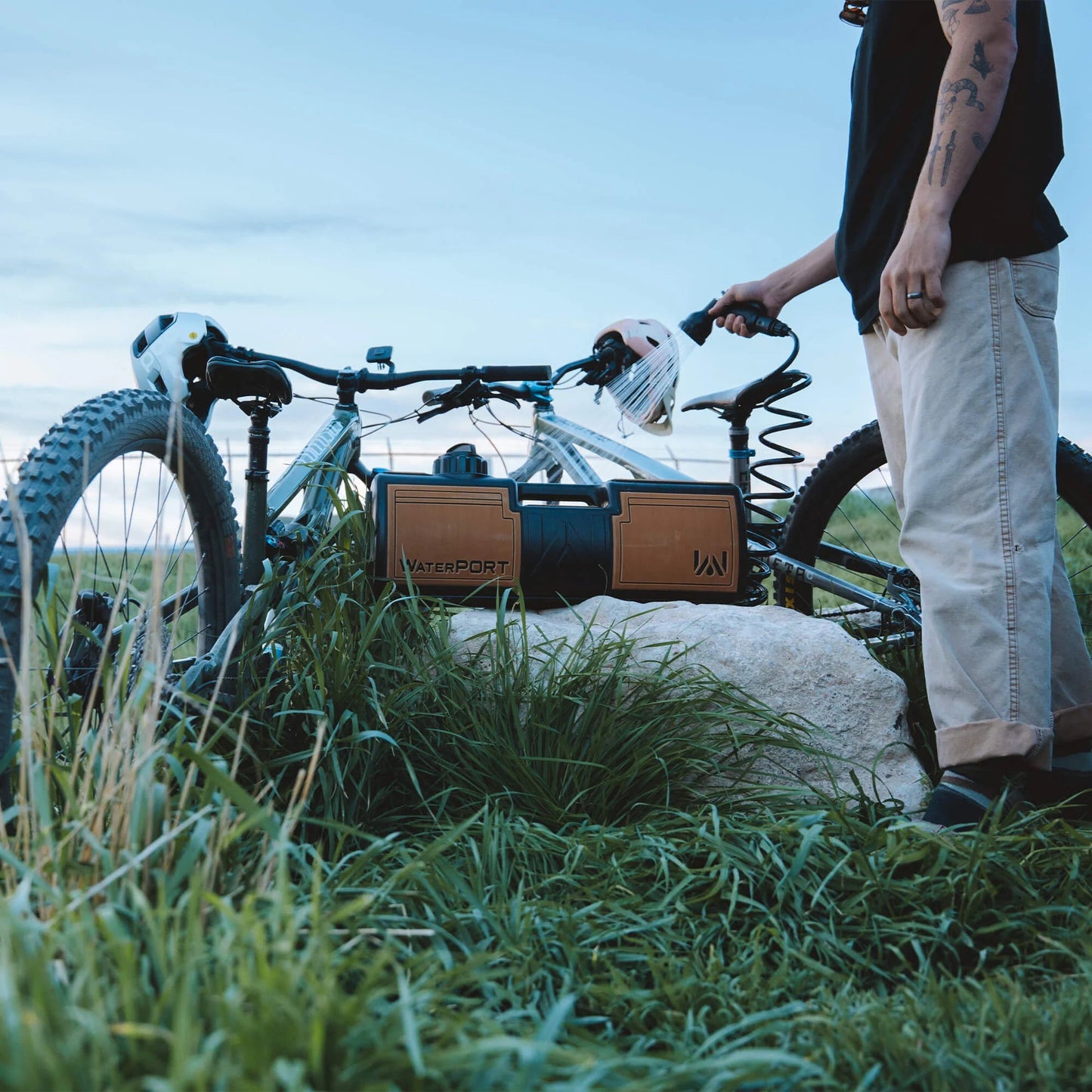 WaterPort デイタンク ポータブルシャワー 4Gal (15.1L)