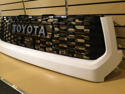 US TOYOTA 純正 TRD Pro フロントグリル センサーカバー付き (2nd タンドラ)