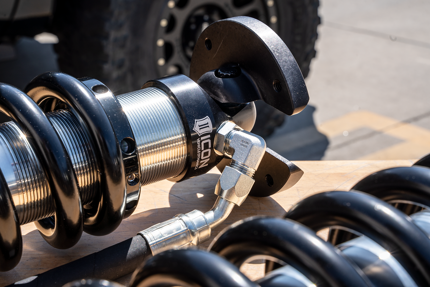 ICON VEHICLE DINAMICS アイコン ビークルダイナミクス ProComp 6インチリフト用 2.5 VS RR/CDCV コイルオーバー (2nd タンドラ)