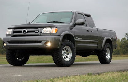 Rough Country 2.5インチ サスペンションリフトキット 2000-2006 トヨタ タンドラ