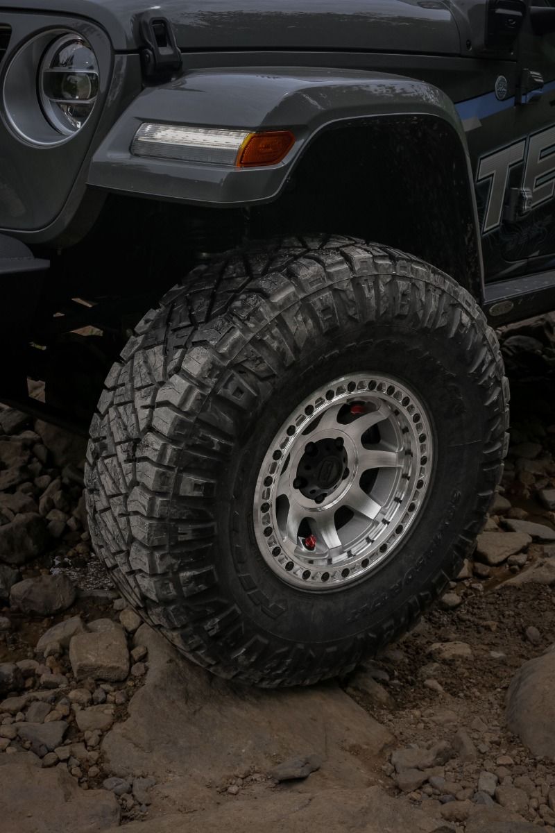 Teraflex テラフレックス Olympus Beadlock Off-Road Wheel メタリックブラック＆マシンドビードリング