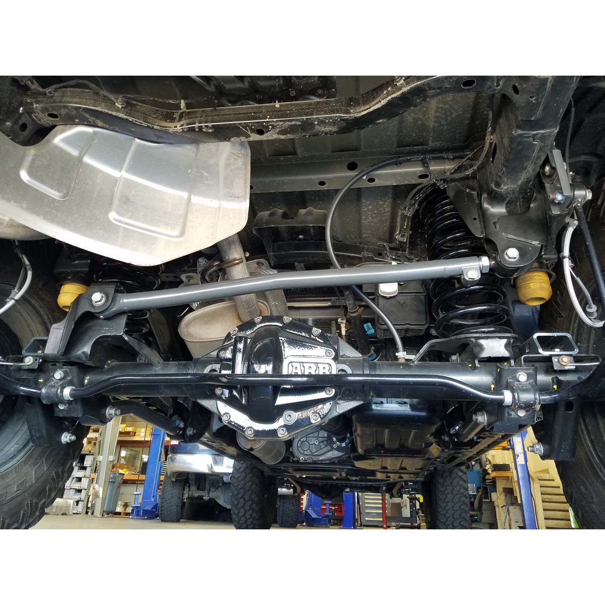 Synergy シナジー 調整式リアトラックバー (JT グラディエーター)