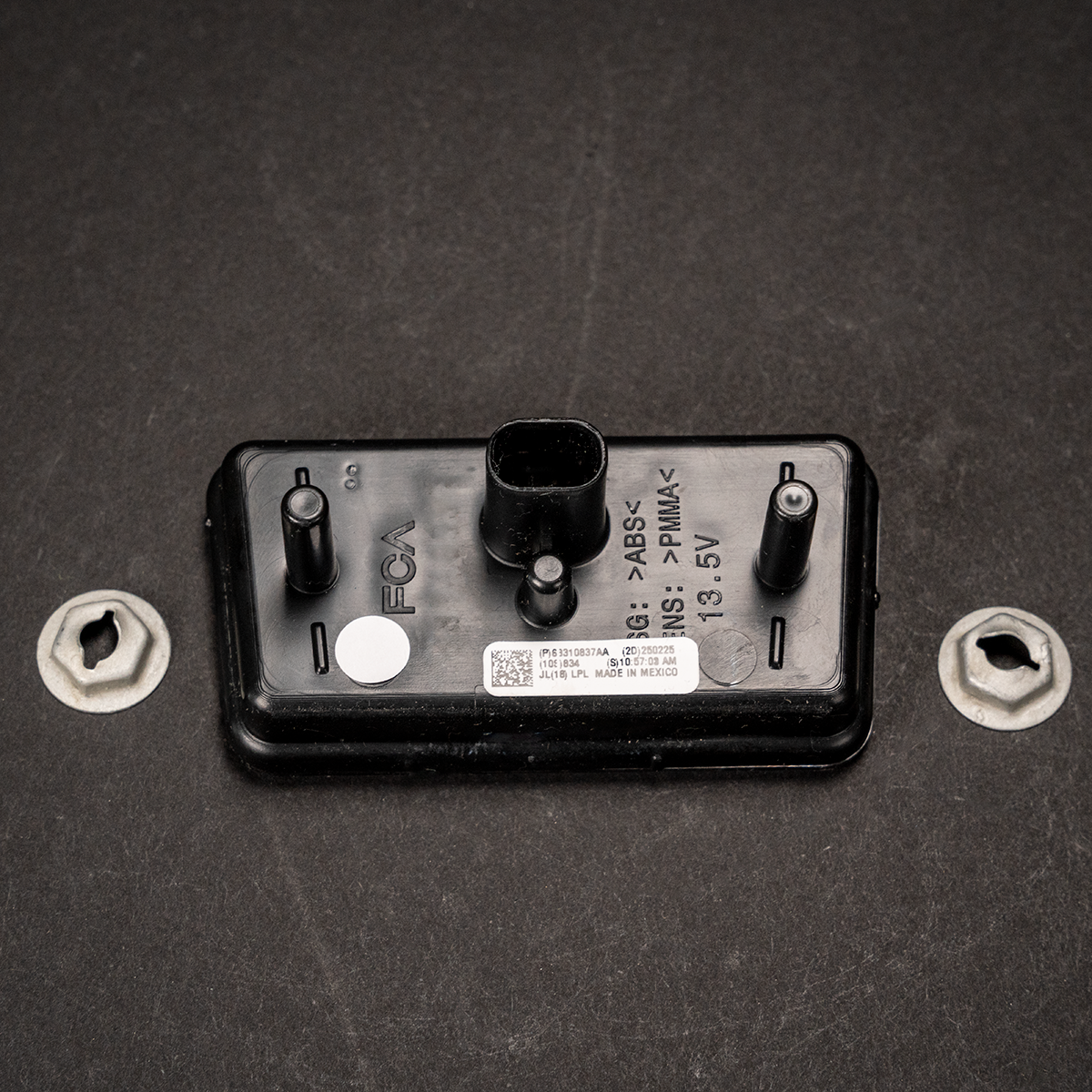 MOPAR Jeep純正 リア ライセンスプレートライト 北米仕様バンパー用 (JLラングラー)