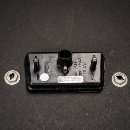 MOPAR Jeep純正 リア ライセンスプレートライト 北米仕様バンパー用 (JLラングラー)