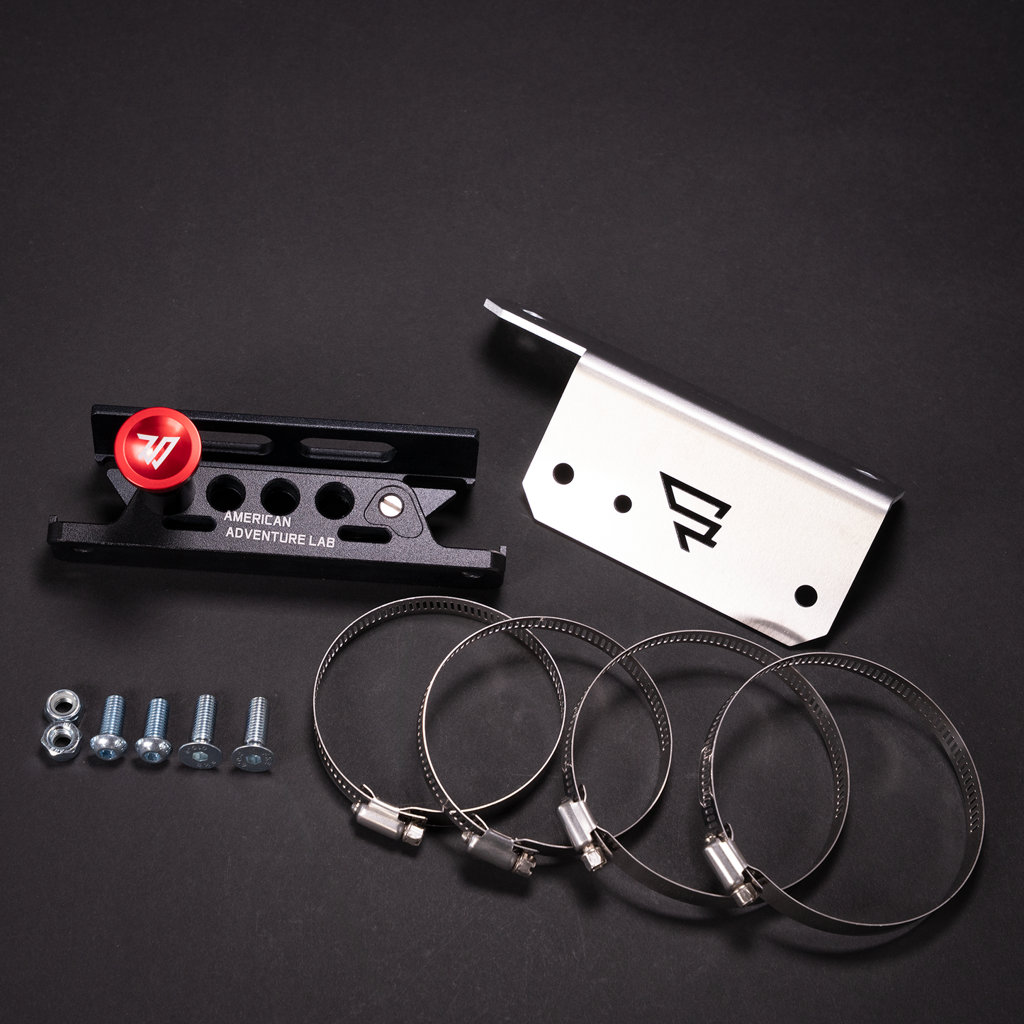 American Adventure Lab C ピラー 車載消火器 取付けブラケット (JLラングラー 4ドア専用)