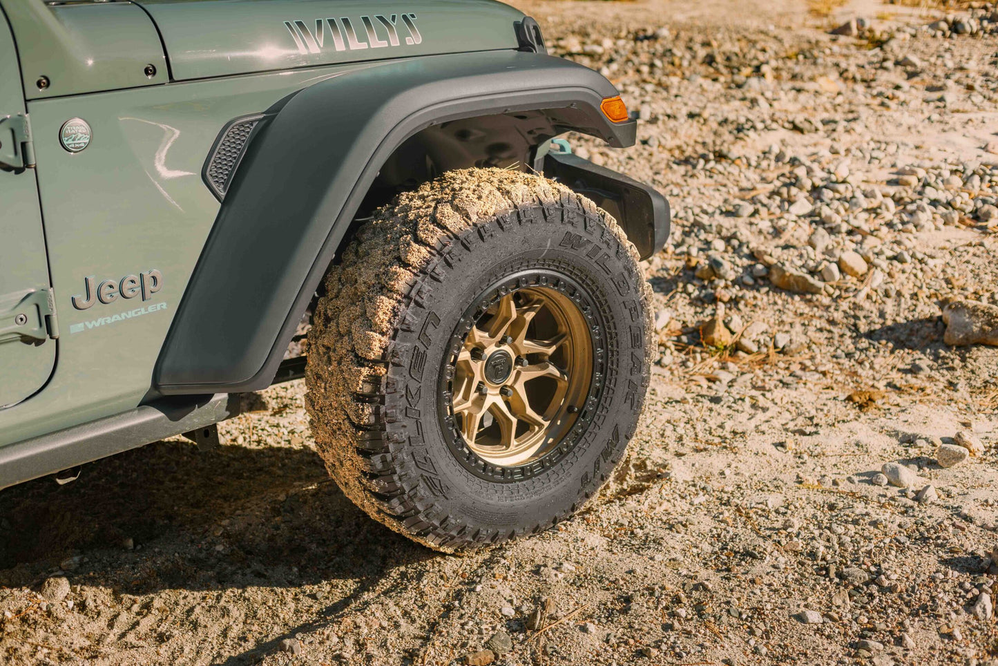 Fittipaldi Off Road FT112ZB | SATIN BRONZE WITH SATIN BLACK LIP