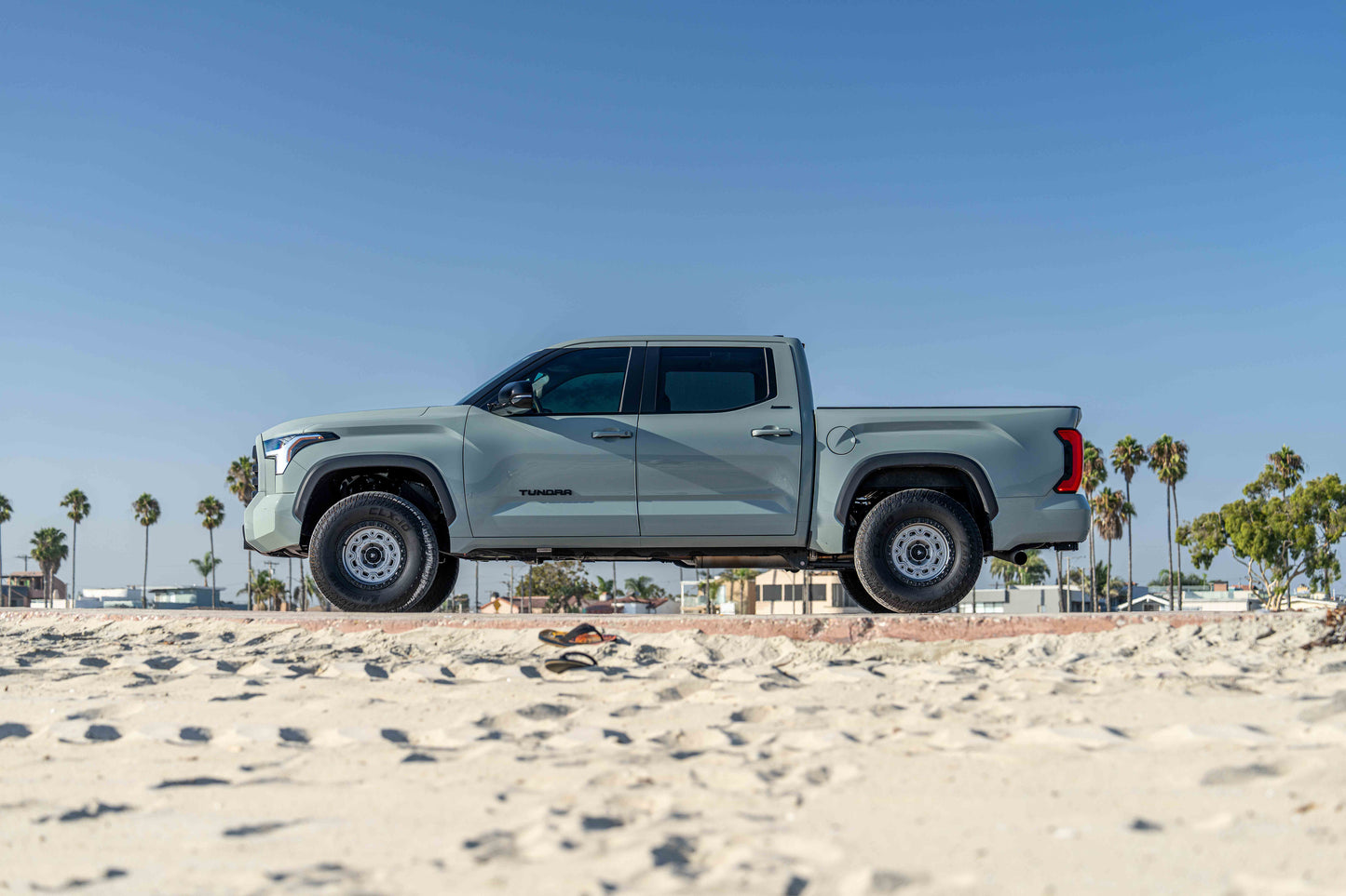 Fittipaldi Off Road FT100AB | SATIN ANTHRACITE WITH SATIN BLACK LIP