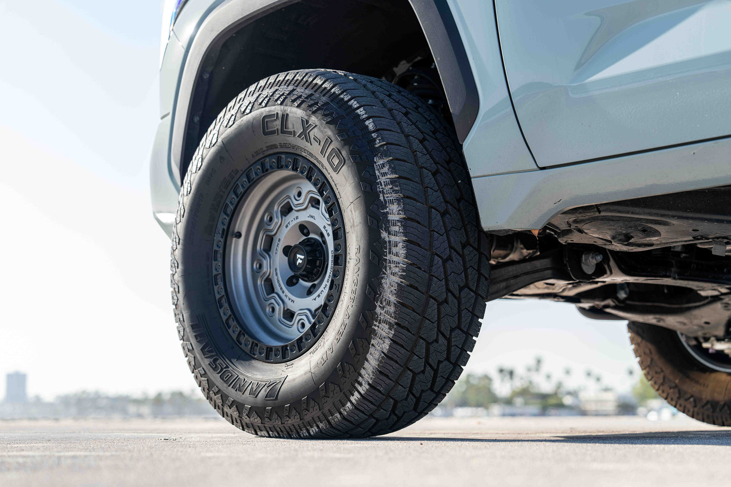 Fittipaldi Off Road FT100AB | SATIN ANTHRACITE WITH SATIN BLACK LIP