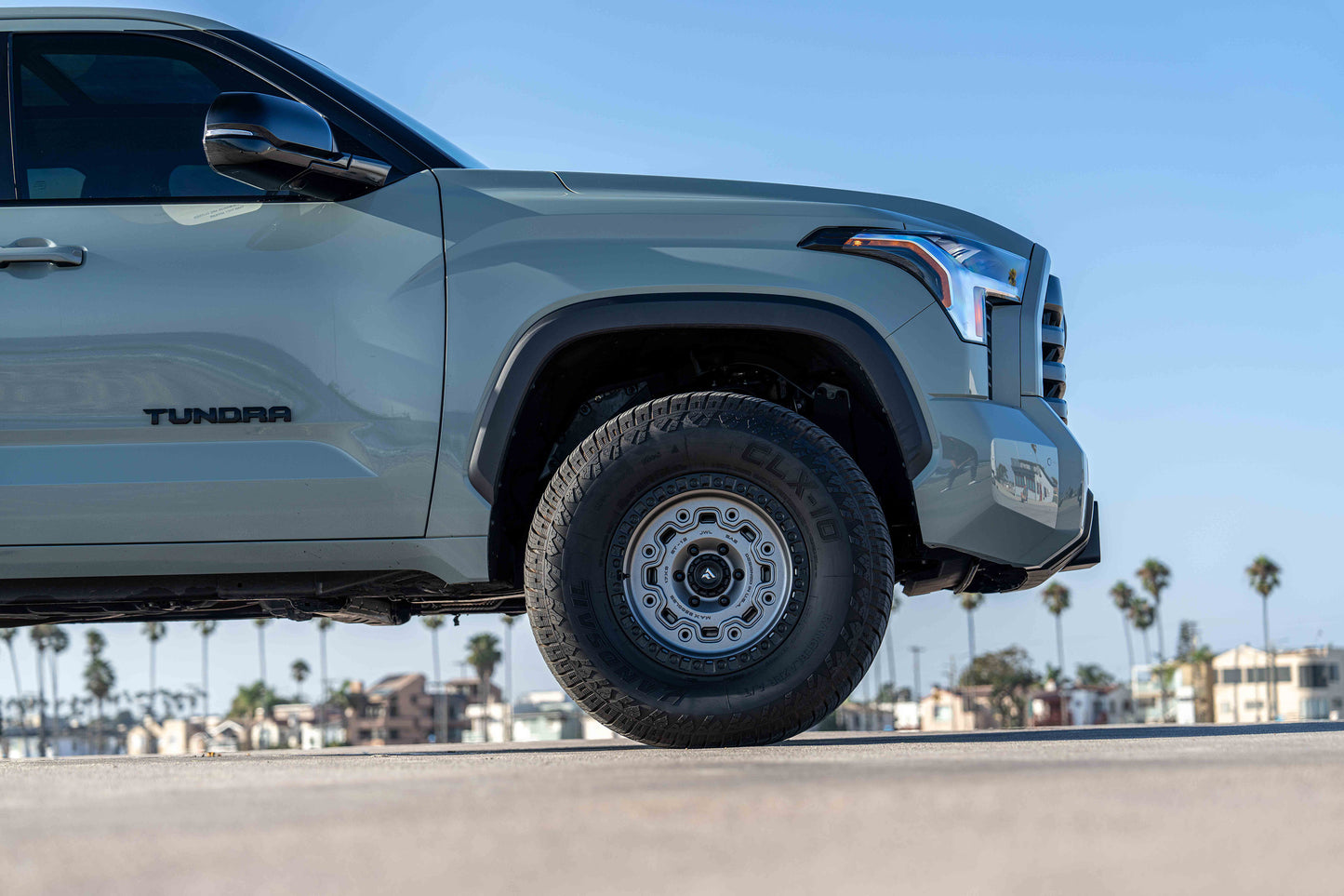 Fittipaldi Off Road FT100AB | SATIN ANTHRACITE WITH SATIN BLACK LIP