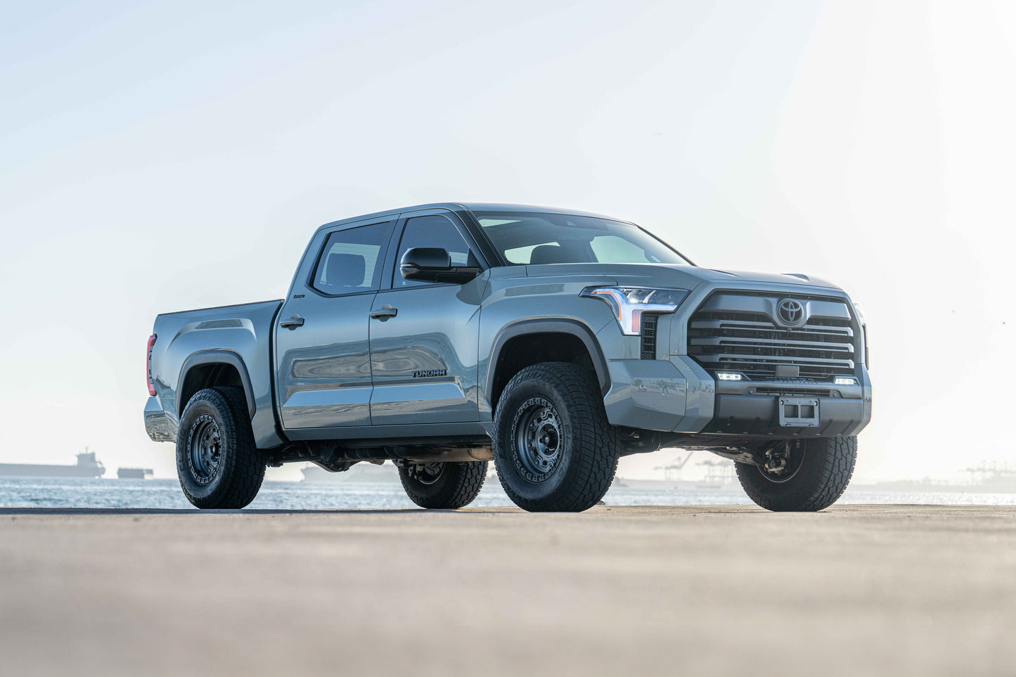 Fittipaldi Off Road FT100AB | SATIN ANTHRACITE WITH SATIN BLACK LIP