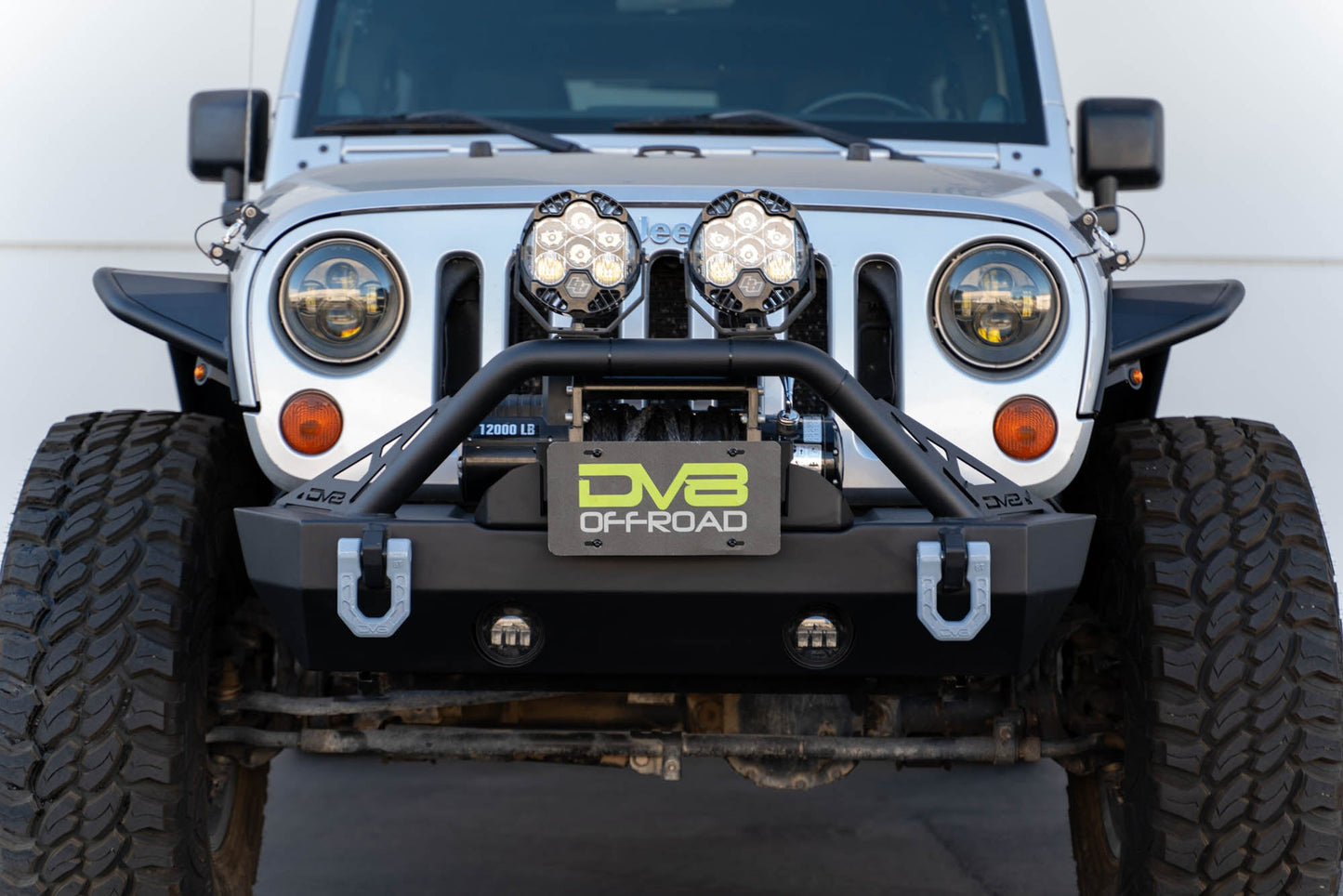 DV8 Offroad 跳ね上げ式ナンバープレートブラケット（フェアリード用）