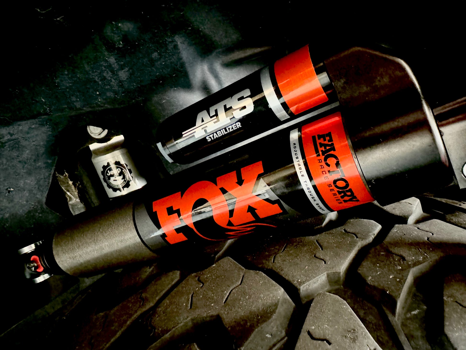 FOX ATS ステアリングスタビライザー 日本仕様右ハンドル・並行輸入左 FOX ATS ステアリングスタビライザー 日本仕様右ハンドル・並行輸入左