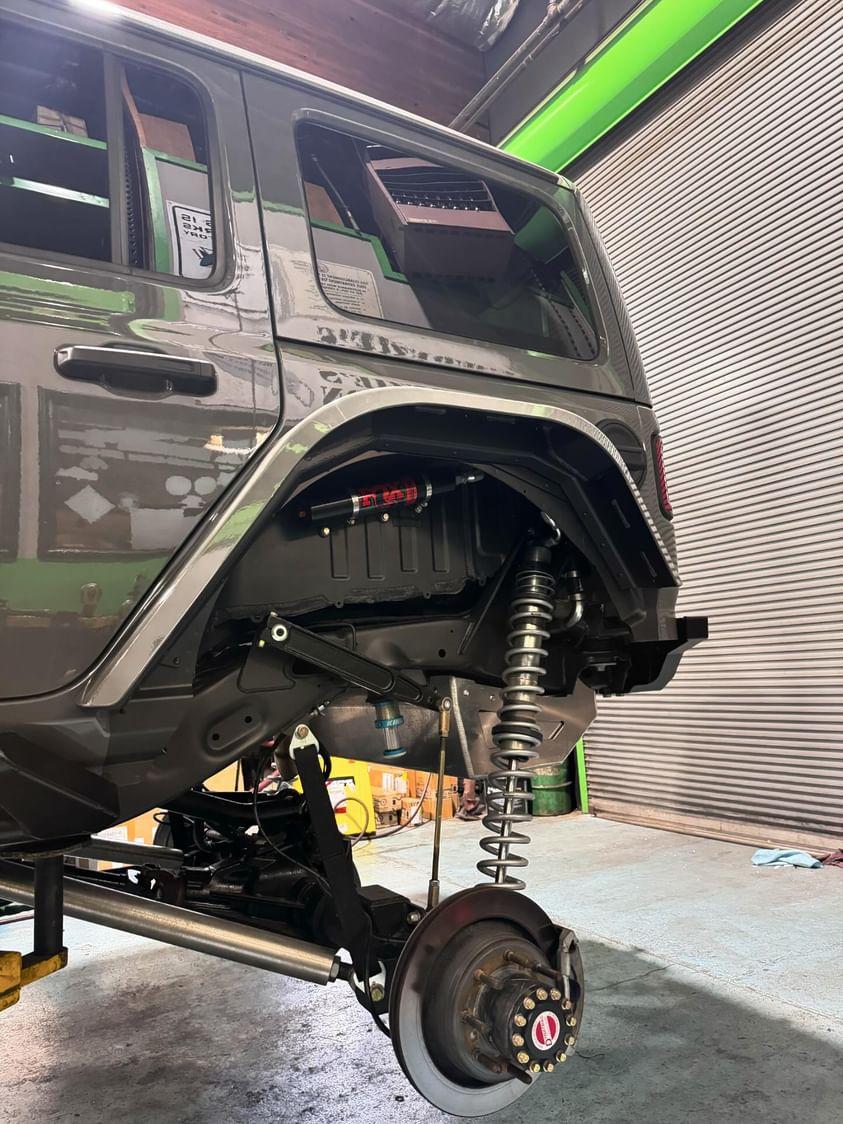 NEXT VENTURE MOTORSPORTS リアアルミニウム ハイラインフェンダー(JL