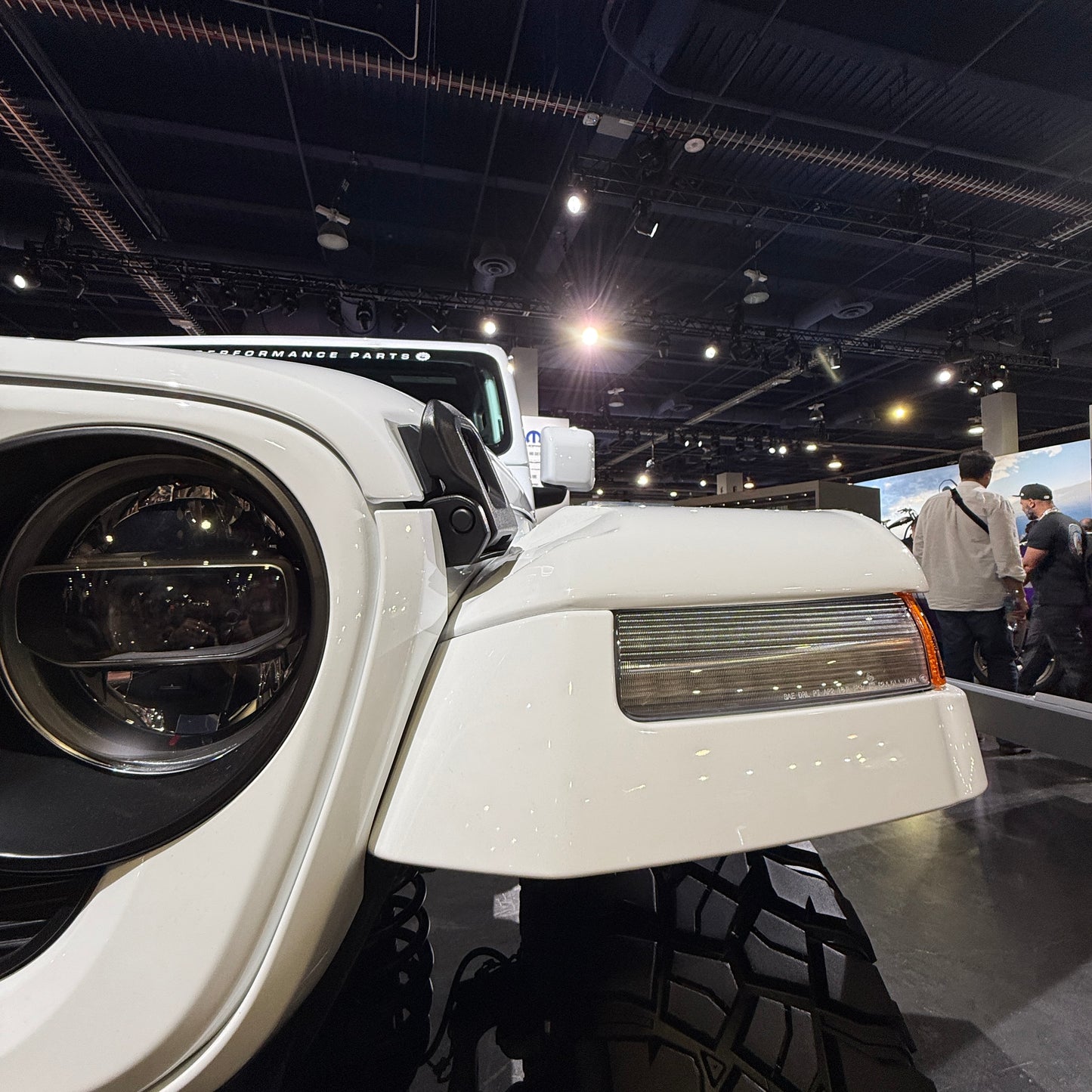 MOPAR 純正 ハイトップスチールフェンダーフレア　（JL）