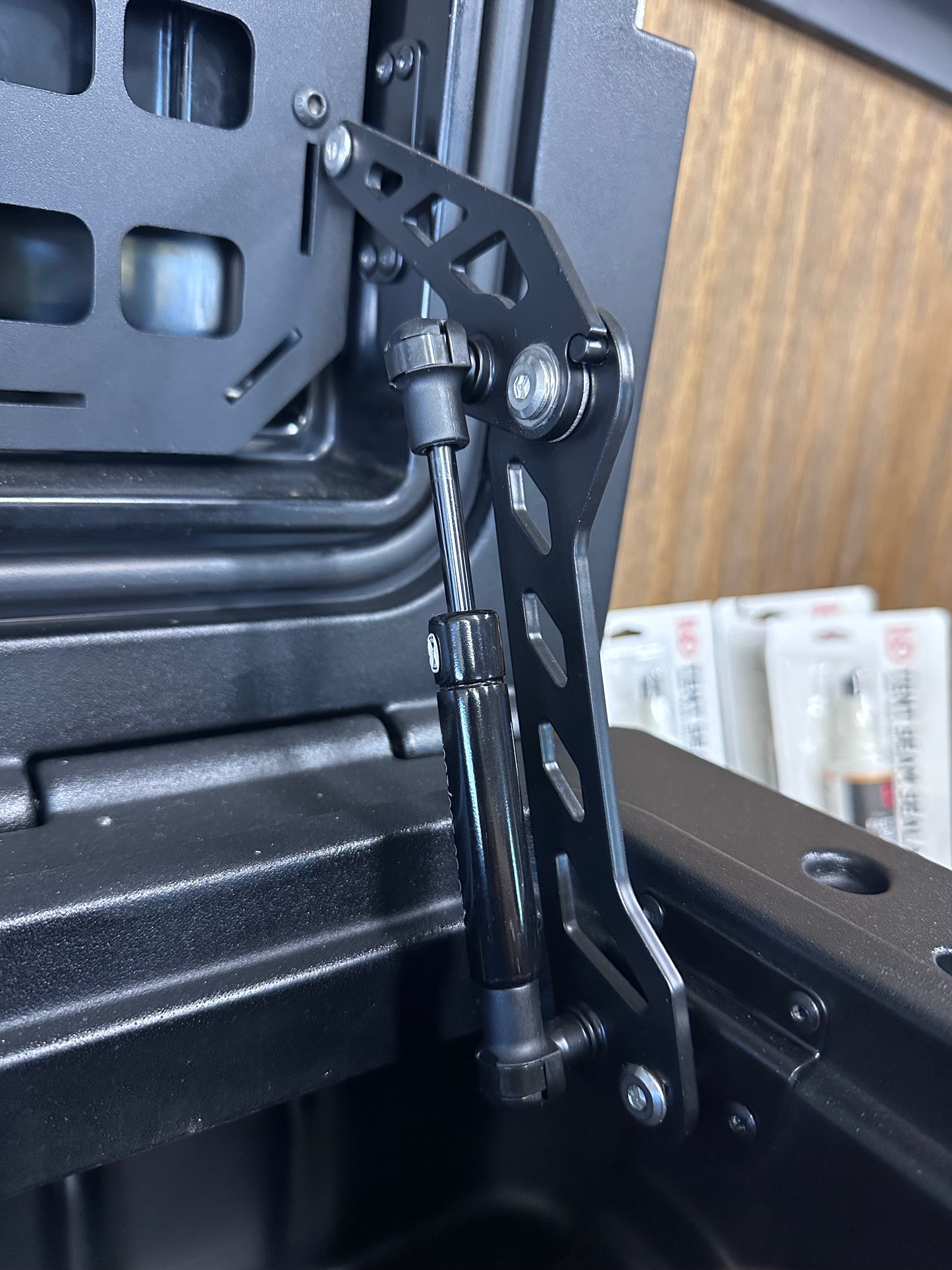 Roam Adventure 95L ラゲッドケース（トラクションボードマウント付き）