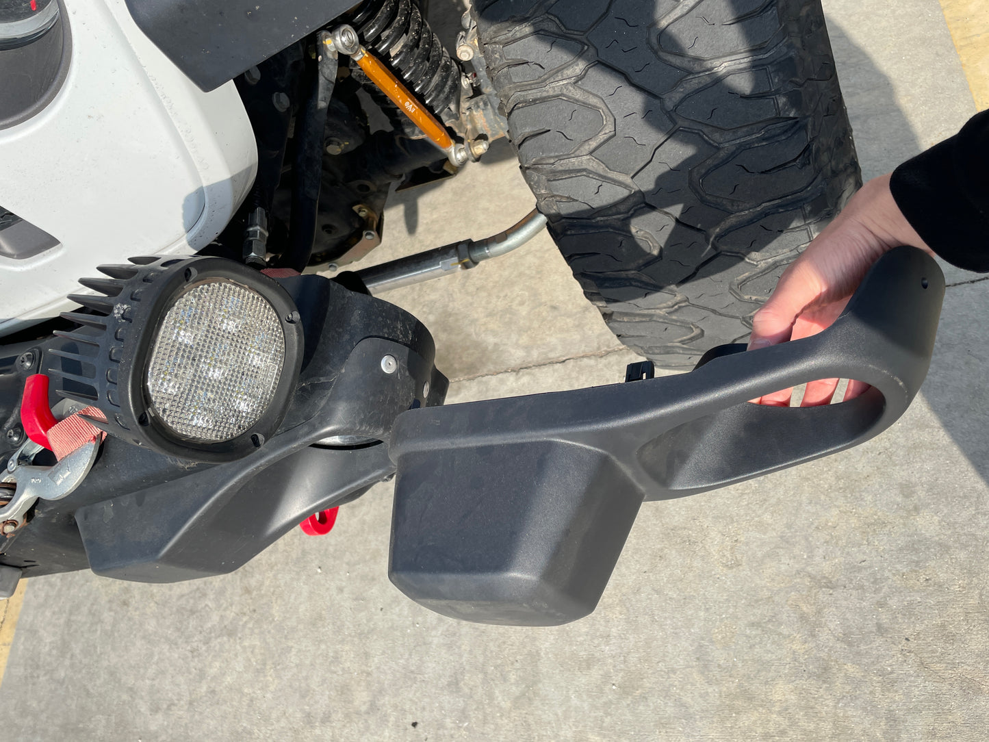 MOPAR Jeep純正 ルビコン スチールバンパー用2024年型フォグライトベゼル (JL/JT共通)