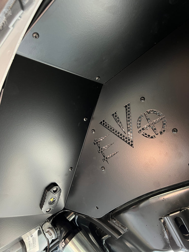 EVO Manufacturing  リアアルミニウムインナーフェンダー (JL)