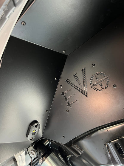 EVO Manufacturing  リアアルミニウムインナーフェンダー (JL)