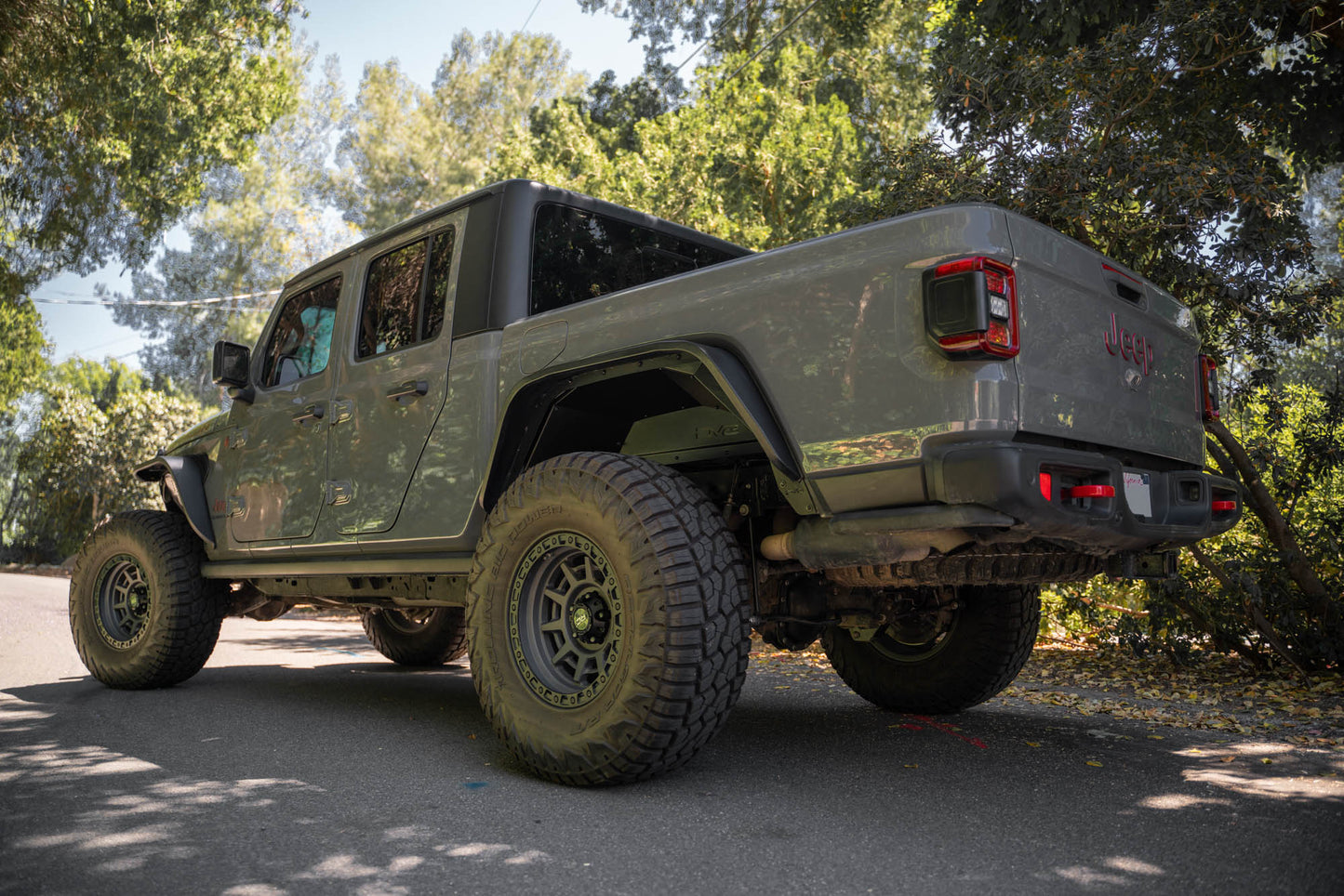 DV8 Offroad リアインナーフェンダー (JT 2020-2025)