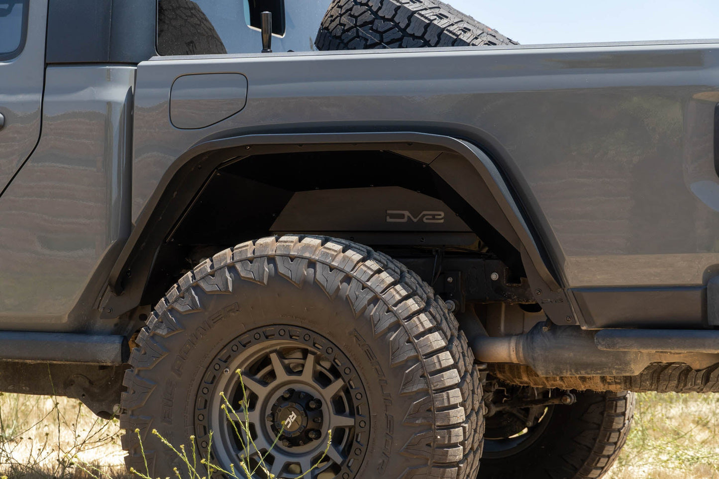 DV8 Offroad リアインナーフェンダー (JT 2020-2025)
