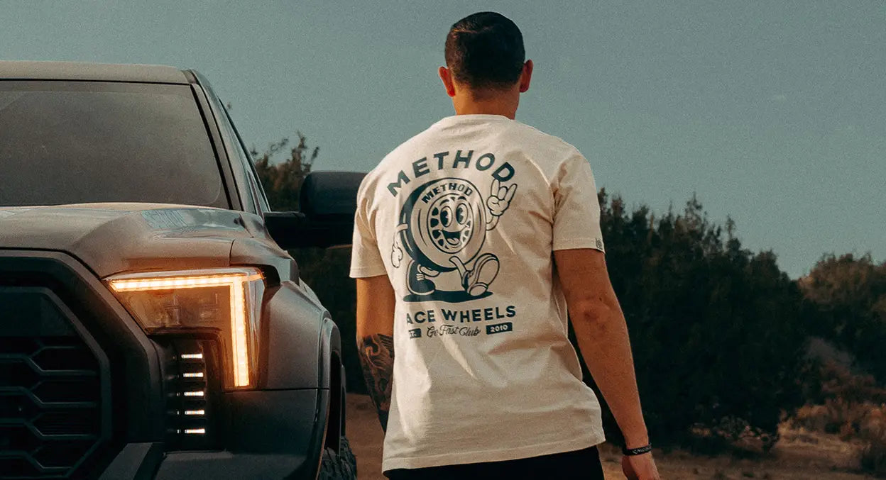 Method Race Wheels Go Fast Club Tシャツ Ecru