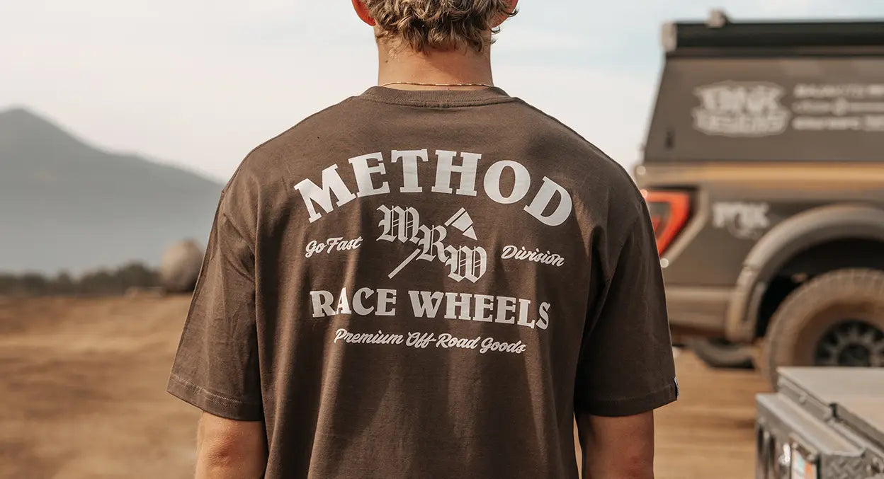 Method Race Wheels Speakeasy Tシャツ Walnut